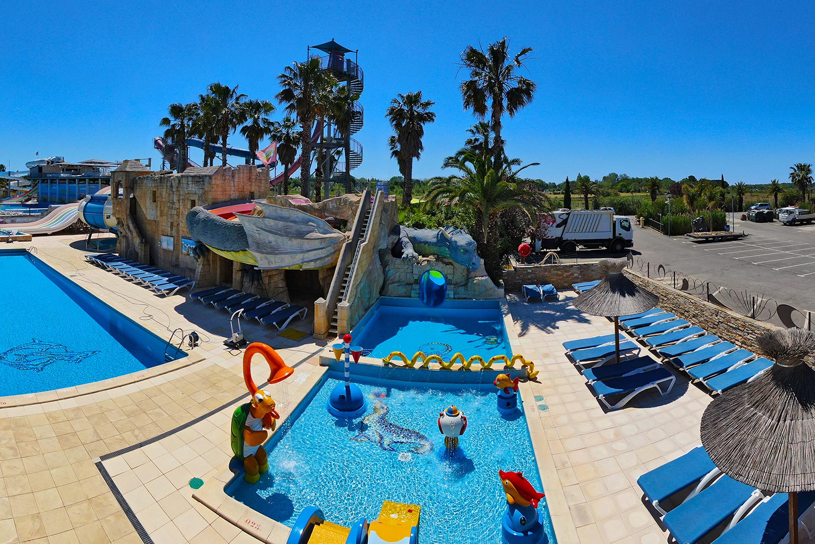 Photo gratuite de bord de mer, eau, espace extérieur, faire signe